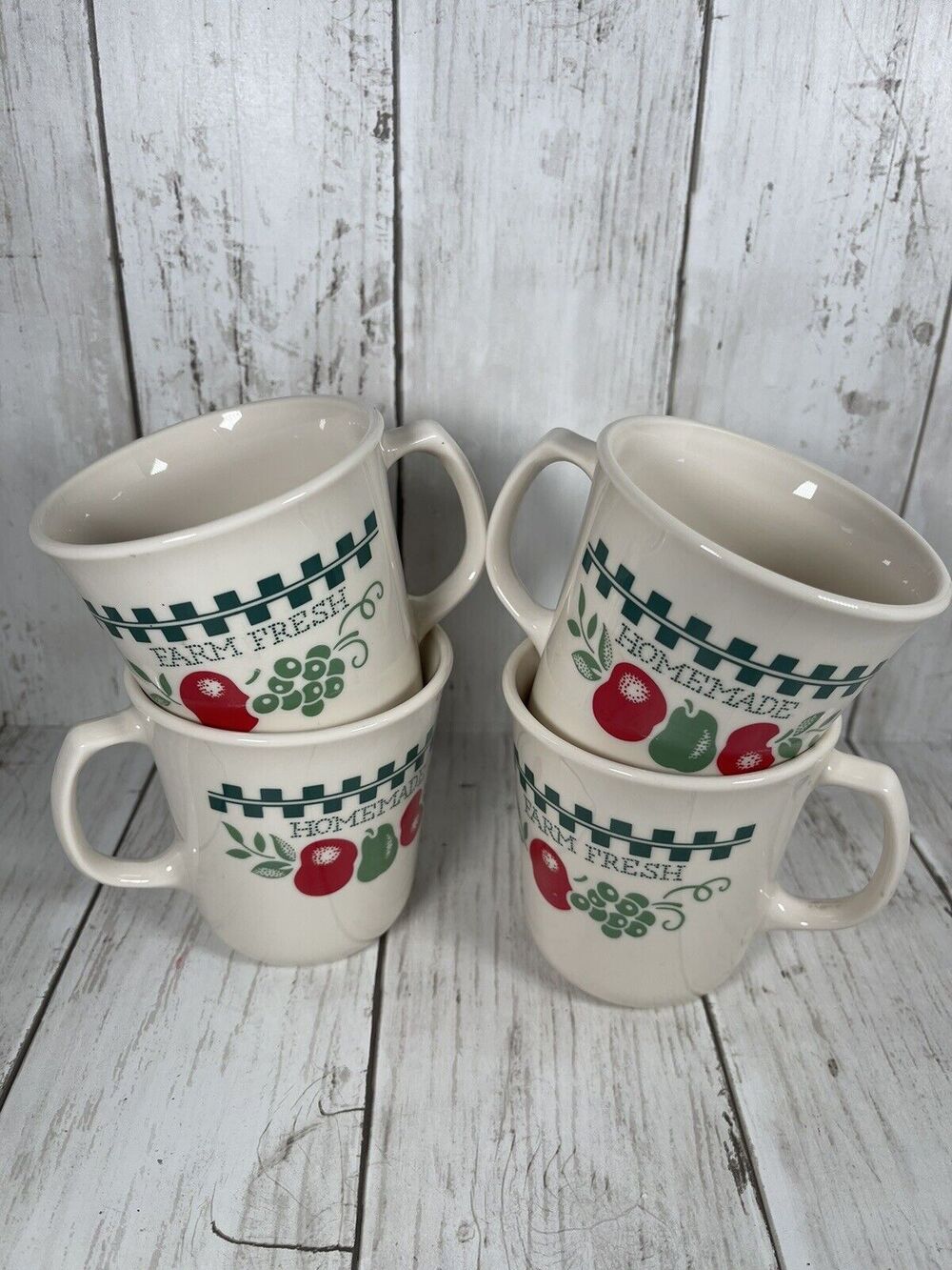 4 Corelle Corning Farm Fresh Coffee/Tea Mug Red Apples And Green